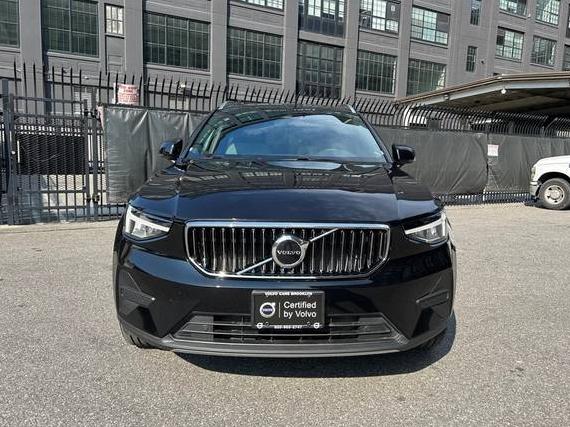 VOLVO XC40 2025 YV4L12UJ4S2471789 image