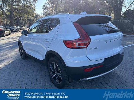 VOLVO XC40 2025 YV4L12UJ4S2573822 image VOLVO XC40 2025 YV4L12UJ4S2573822 image