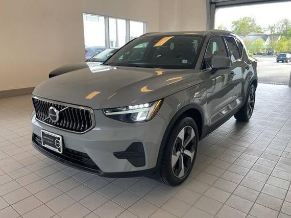 VOLVO XC40 2025 YV4L12UJ4S2475454 image