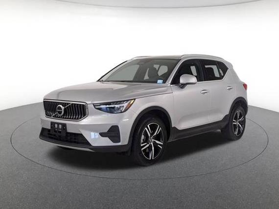 VOLVO XC40 2025 YV4L12UJ1S2562597 image VOLVO XC40 2025 YV4L12UJ1S2562597 image