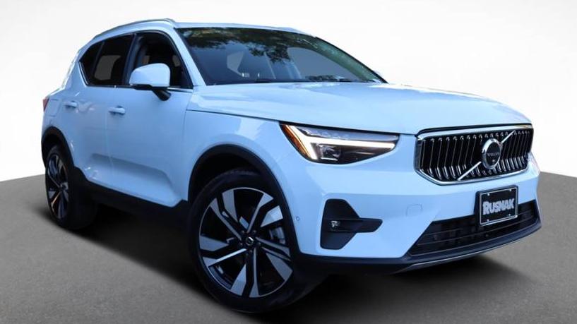 VOLVO XC40 2025 YV4L12UE6S2462207 image