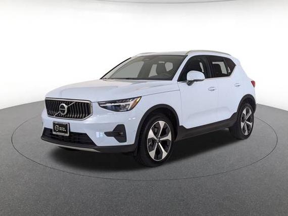 VOLVO XC40 2025 YV4L12UE3S2562491 image