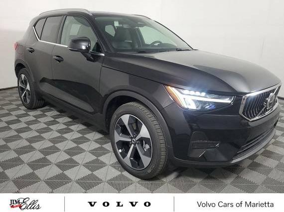 VOLVO XC40 2025 YV4L12UJ4S2561170 image