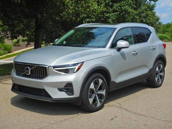 VOLVO XC40 2025 YV4L12UE1S2490206 image
