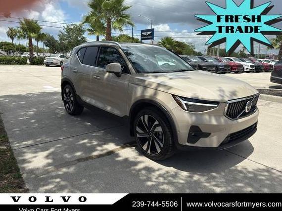 VOLVO XC40 2025 YV4L12UE4S2465493 image