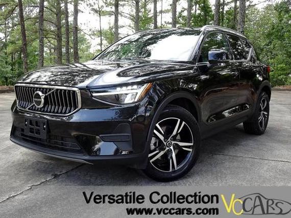VOLVO XC40 2025 YV4L12UJ0S2470199 image