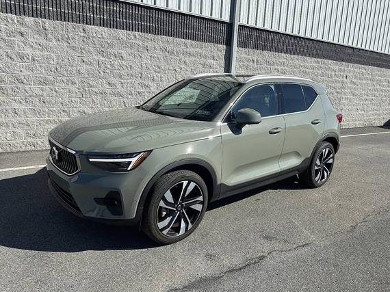 VOLVO XC40 2025 YV4L12UF1S2451107 image