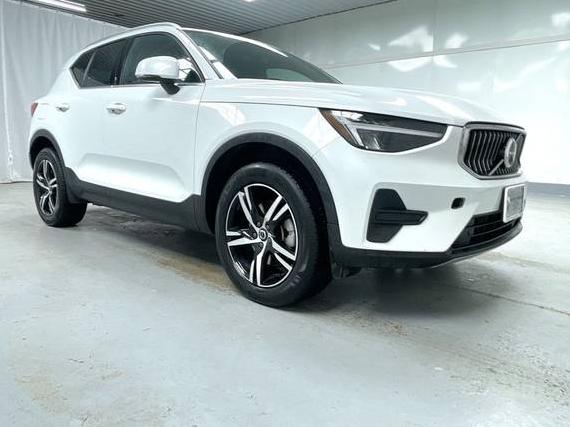 VOLVO XC40 2025 YV4L12UJXS2471957 image