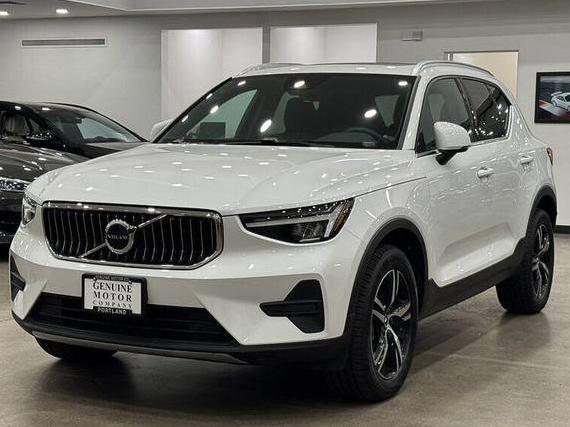 VOLVO XC40 2025 YV4L12UJ7S2474914 image VOLVO XC40 2025 YV4L12UJ7S2474914 image