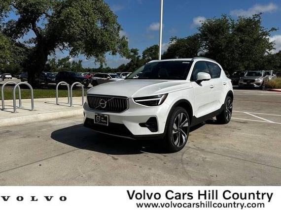 VOLVO XC40 2025 YV4L12UE1S2536293 image
