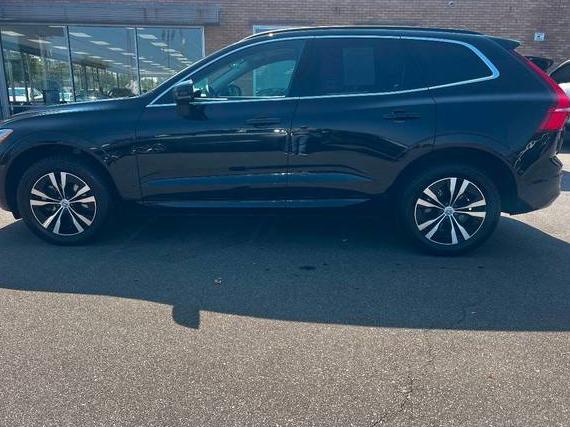 VOLVO XC60 2023 YV4L12RV2P1379279 image