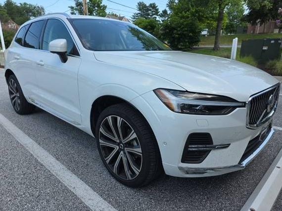 VOLVO XC60 2023 YV4L12RA7P1240956 image