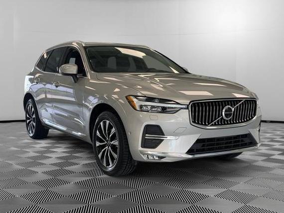 VOLVO XC60 2023 YV4L12RN3P1375452 image