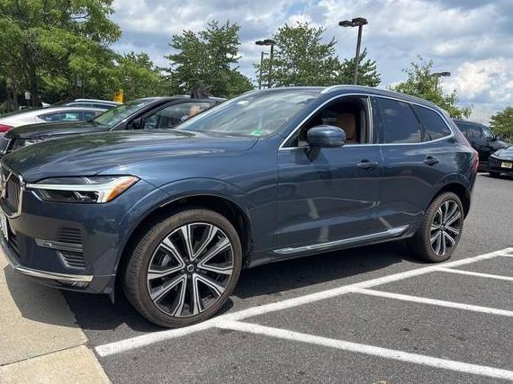 VOLVO XC60 2023 YV4L12DA8P1312299 image