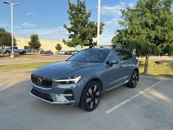 VOLVO XC60 2023 YV4H60DN1P1272159 image