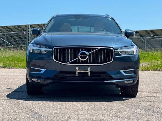 VOLVO XC60 2018 YV4A22RL4J1066468 image