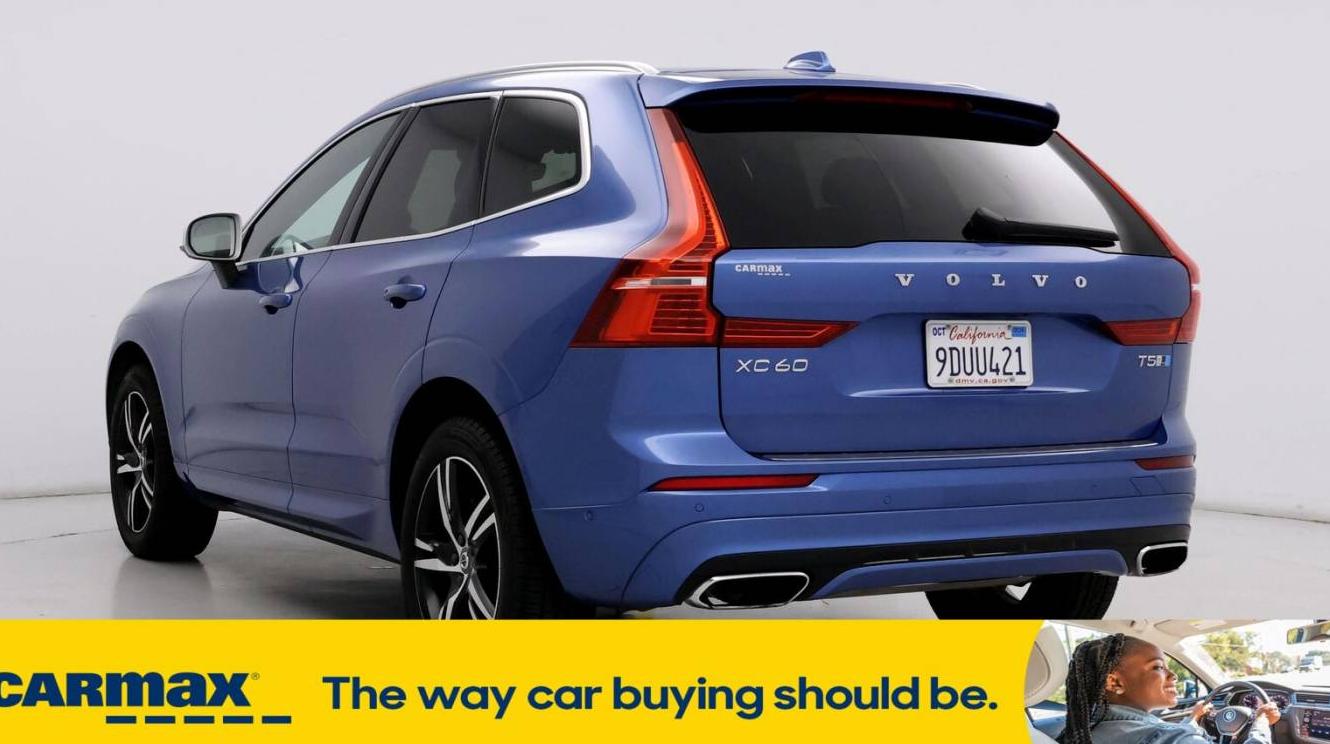 VOLVO XC60 2018 LYV102RM1JB096327 image