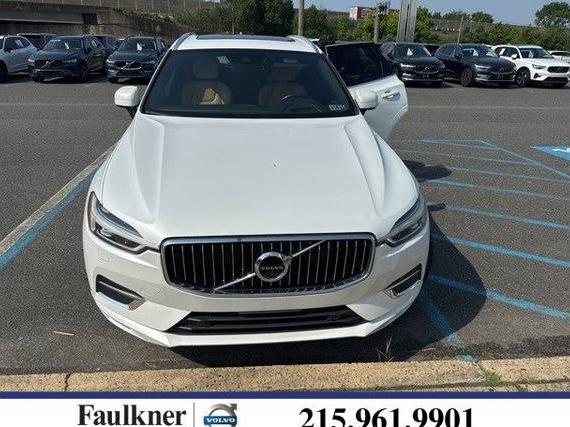 VOLVO XC60 2018 YV4102RL8J1012127 image