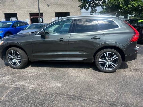VOLVO XC60 2018 YV4102RKXJ1018275 image