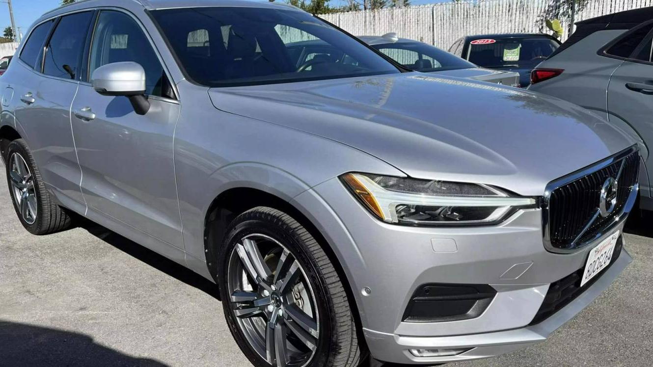 VOLVO XC60 2018 LYV102RK5JB068643 image