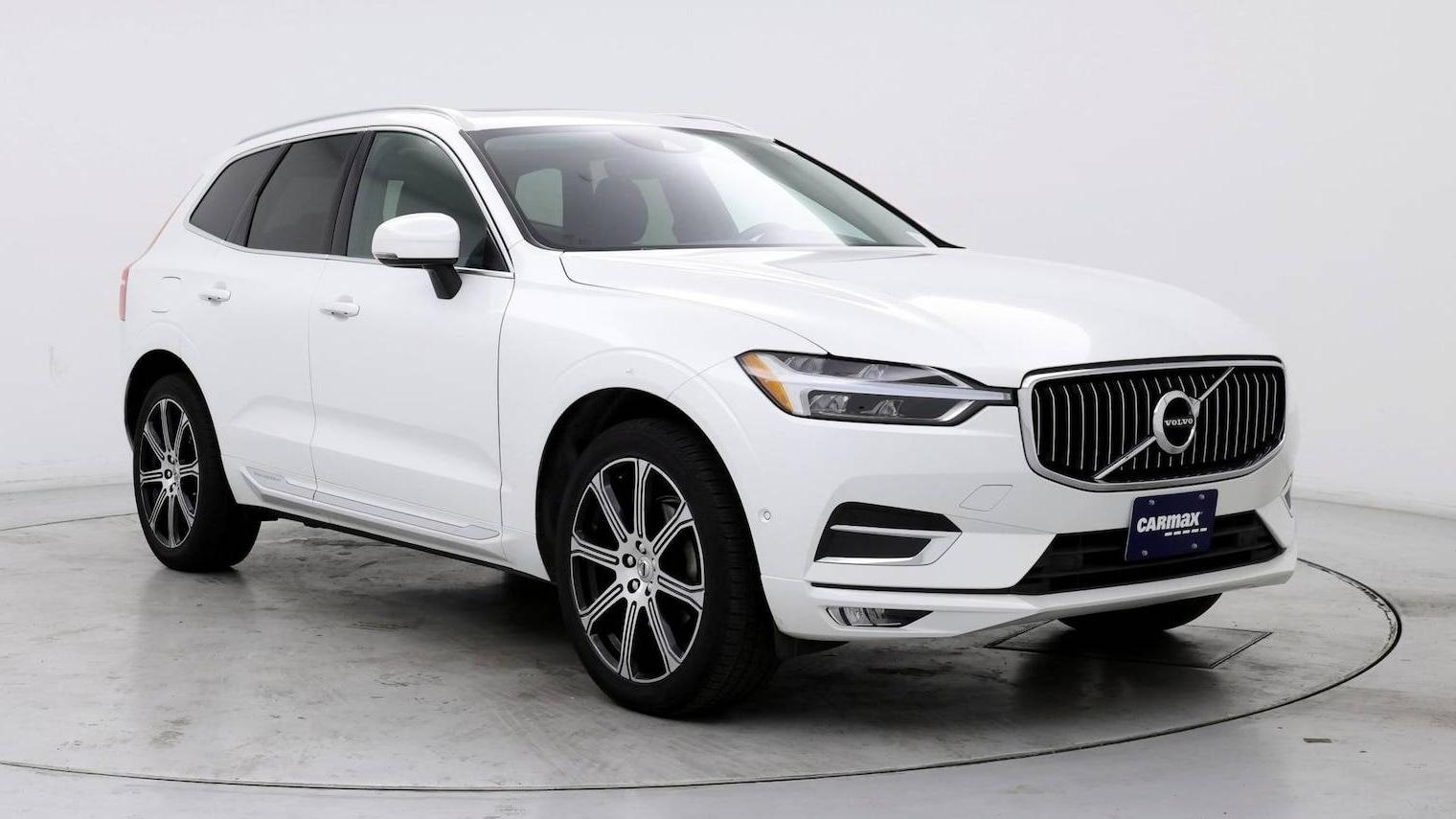 VOLVO XC60 2018 LYV102RL0JB102187 image