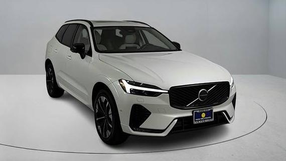 VOLVO XC60 2026 YV4M12RM1T1329852 image