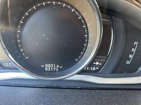 VOLVO XC60 2017 YV440MDU1H2004819 image
