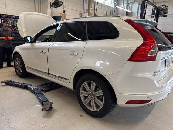 VOLVO XC60 2017 YV440MDU9H2038944 image
