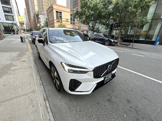 VOLVO XC60 2024 YV4H60DL2R1749747 image