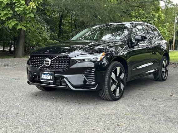 VOLVO XC60 2024 YV4H60DL3R1791960 image