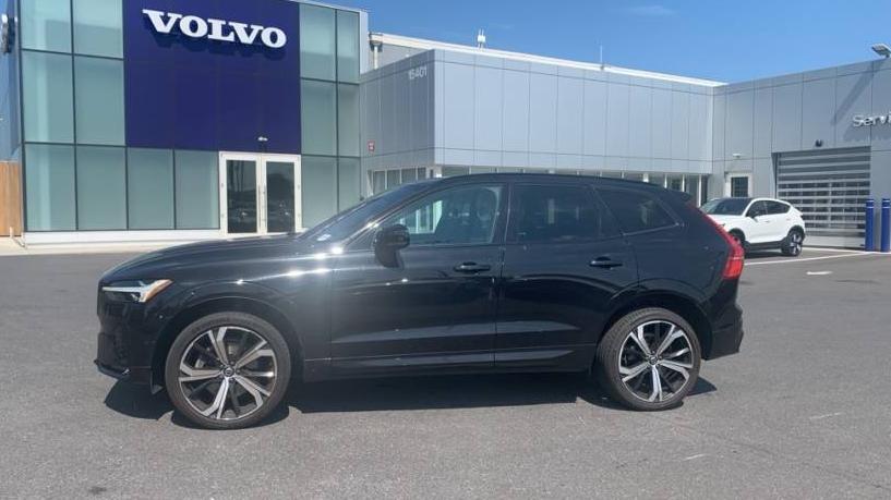 VOLVO XC60 2022 YV4062RM2N1940699 image