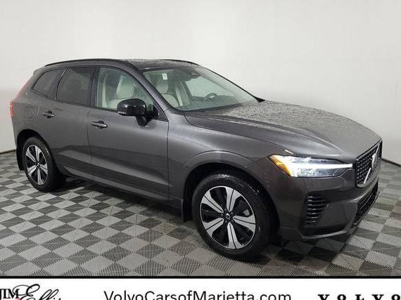 VOLVO XC60 2025 YV4H60RJ0S1073084 image