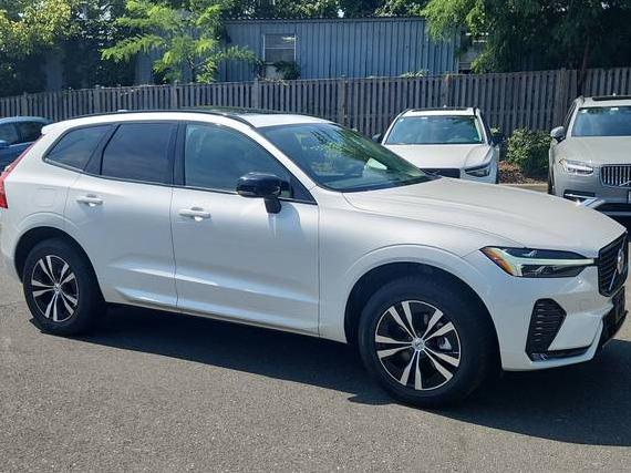 VOLVO XC60 2025 YV4M12RJ8S1092345 image