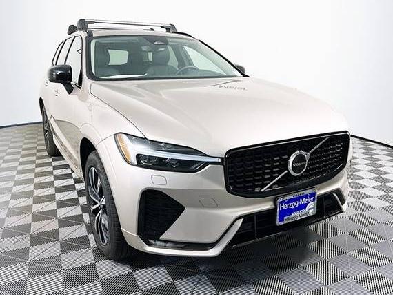 VOLVO XC60 2025 YV4M12RJ5S1068696 image