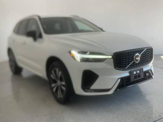 VOLVO XC60 2025 YV4M12RJ3S1092415 image