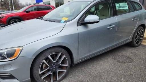 VOLVO V60 2018 YV140MEL7J2379378 image