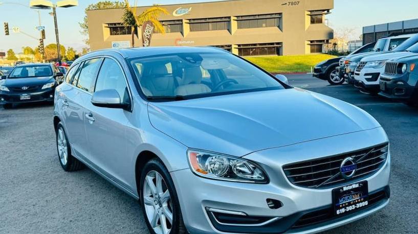 VOLVO V60 2017 YV140MEK0H1331017 image