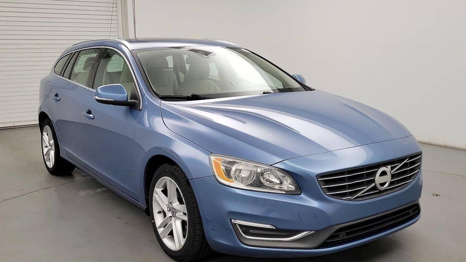 VOLVO V60 2015 YV140MEC5F1206729 image