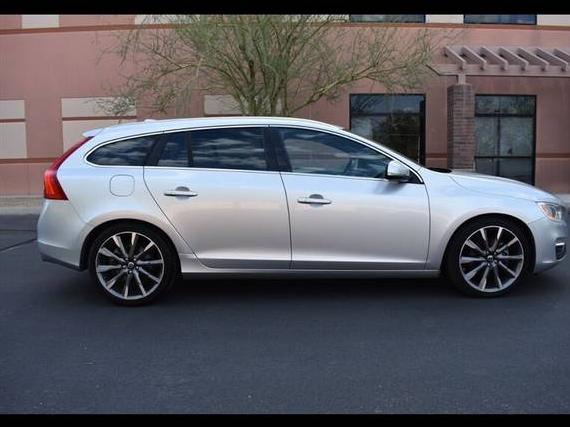 VOLVO V60 2015 YV140MEM1F1235962 image