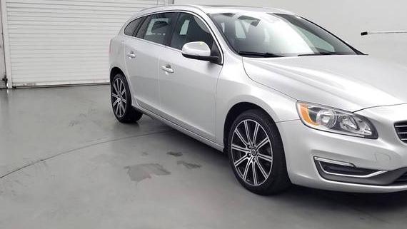 VOLVO V60 2015 YV140MEK2F1226461 image