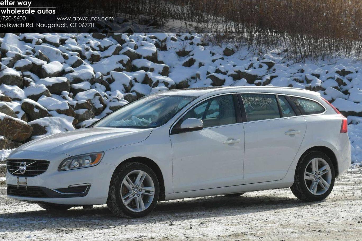 VOLVO V60 2015 YV1612SD4F1189767 image