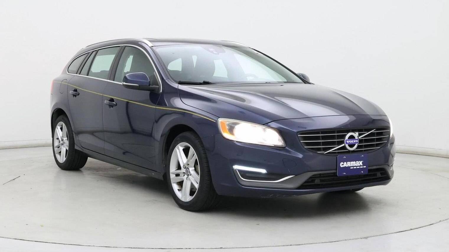 VOLVO V60 2015 YV1612SK9F1221711 image