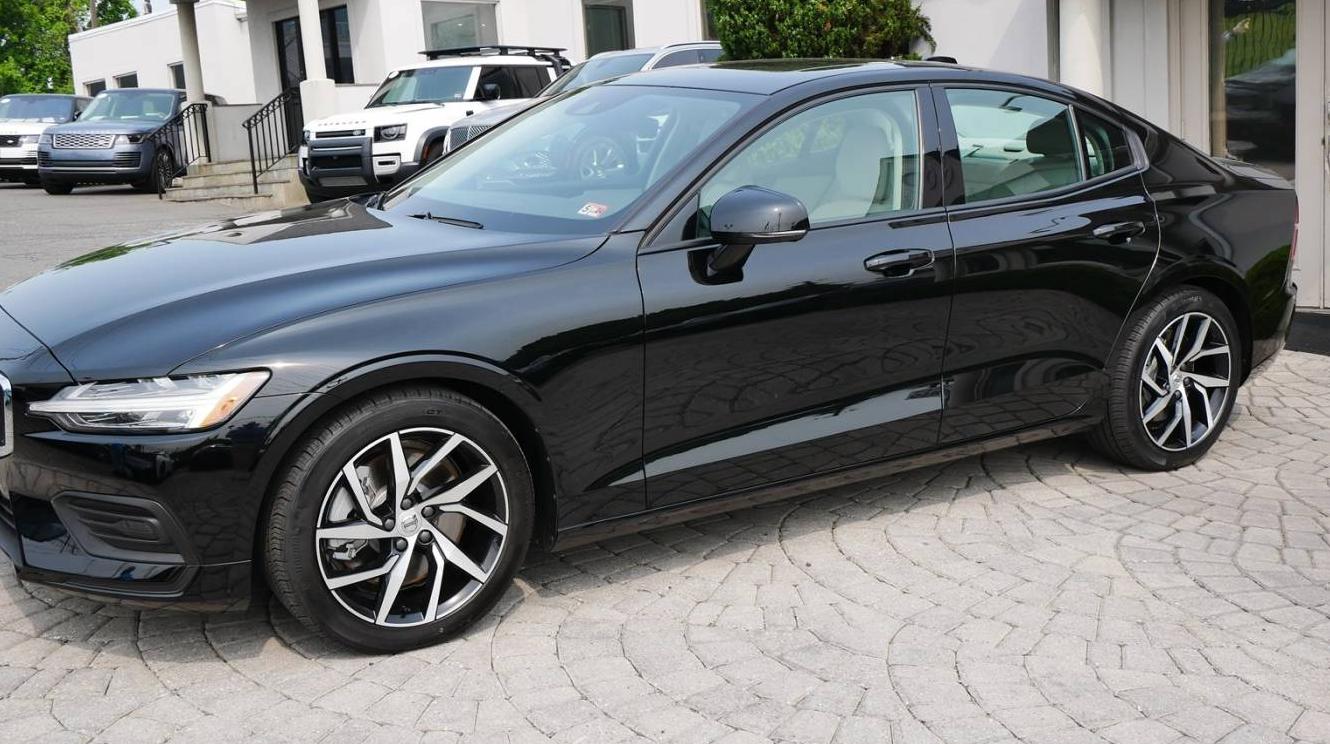 VOLVO S60 2019 7JRA22TKXKG015639 image