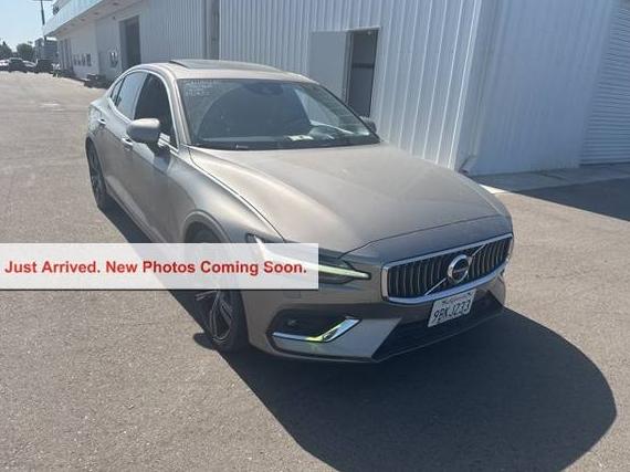 VOLVO S60 2019 7JRA22TL1KG002268 image