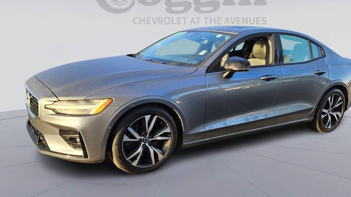 VOLVO S60 2019 7JRA22TM8KG007265 image