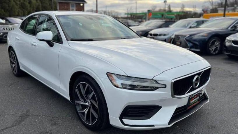 VOLVO S60 2019 7JRA22TK5KG018058 image