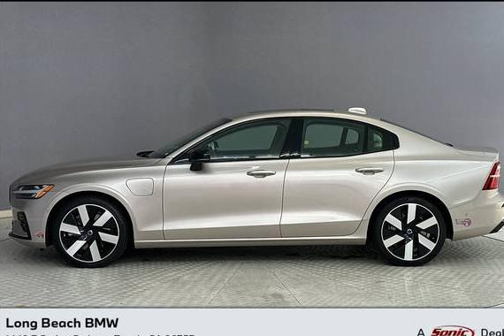 VOLVO S60 2024 7JRH60FM8RG305263 image