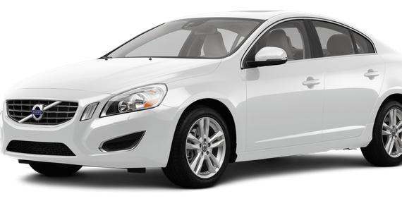 VOLVO S60 2013 YV1612FSXD2209388 image