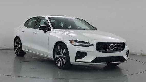 VOLVO S60 2022 7JRL12TZ6NG165826 image VOLVO S60 2022 7JRL12TZ6NG165826 image