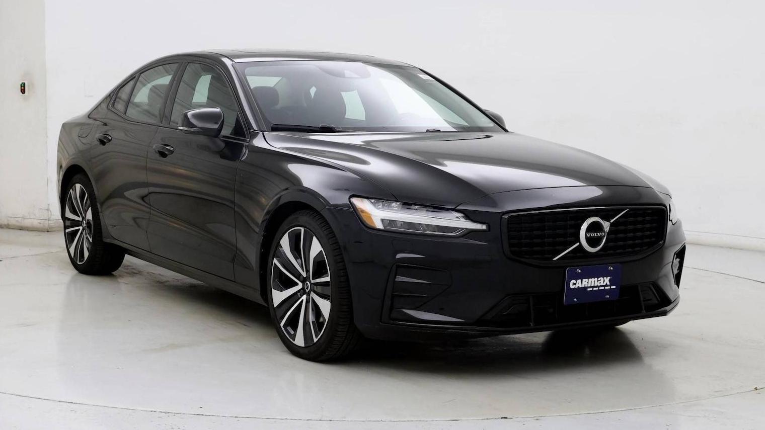 VOLVO S60 2022 7JRL12FZ2NG161378 image